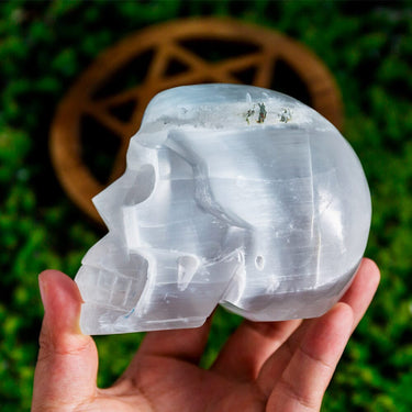 Selenite skull