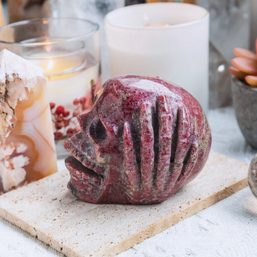 Rhodonite Skull (Hear no evil)