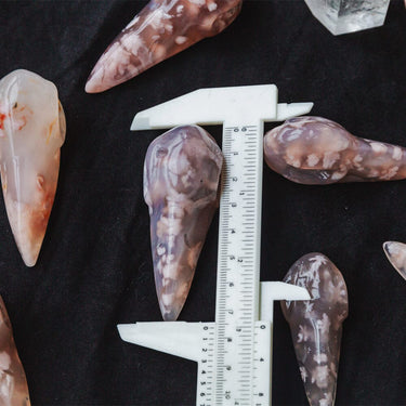 Flower Agate Raven Skull