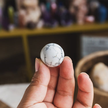 1" Howlite Ball